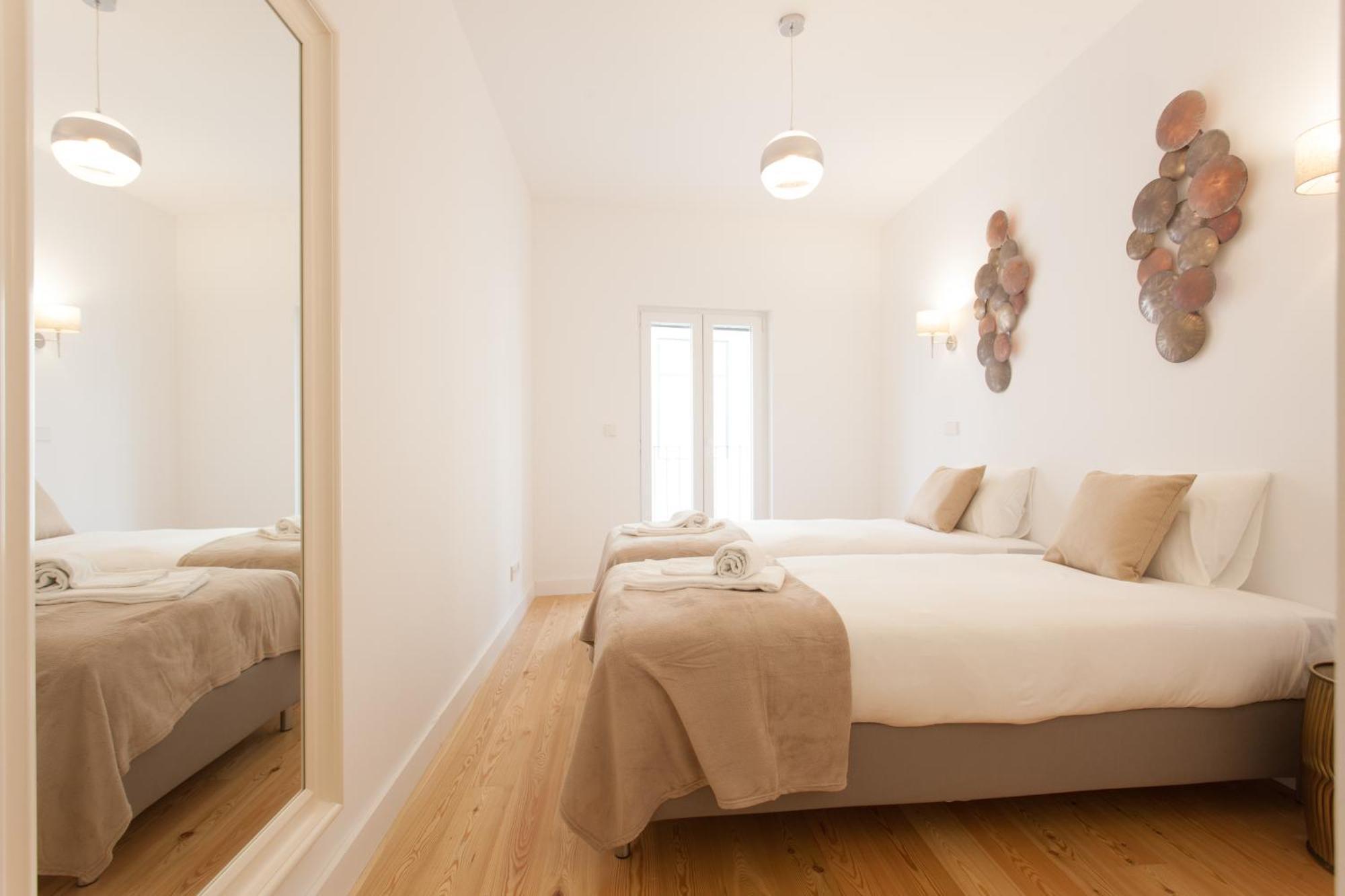 Mouraria Blue Three-Bedroom Apartment W/ Parking - By Lu Holidays Lisboa Екстериор снимка