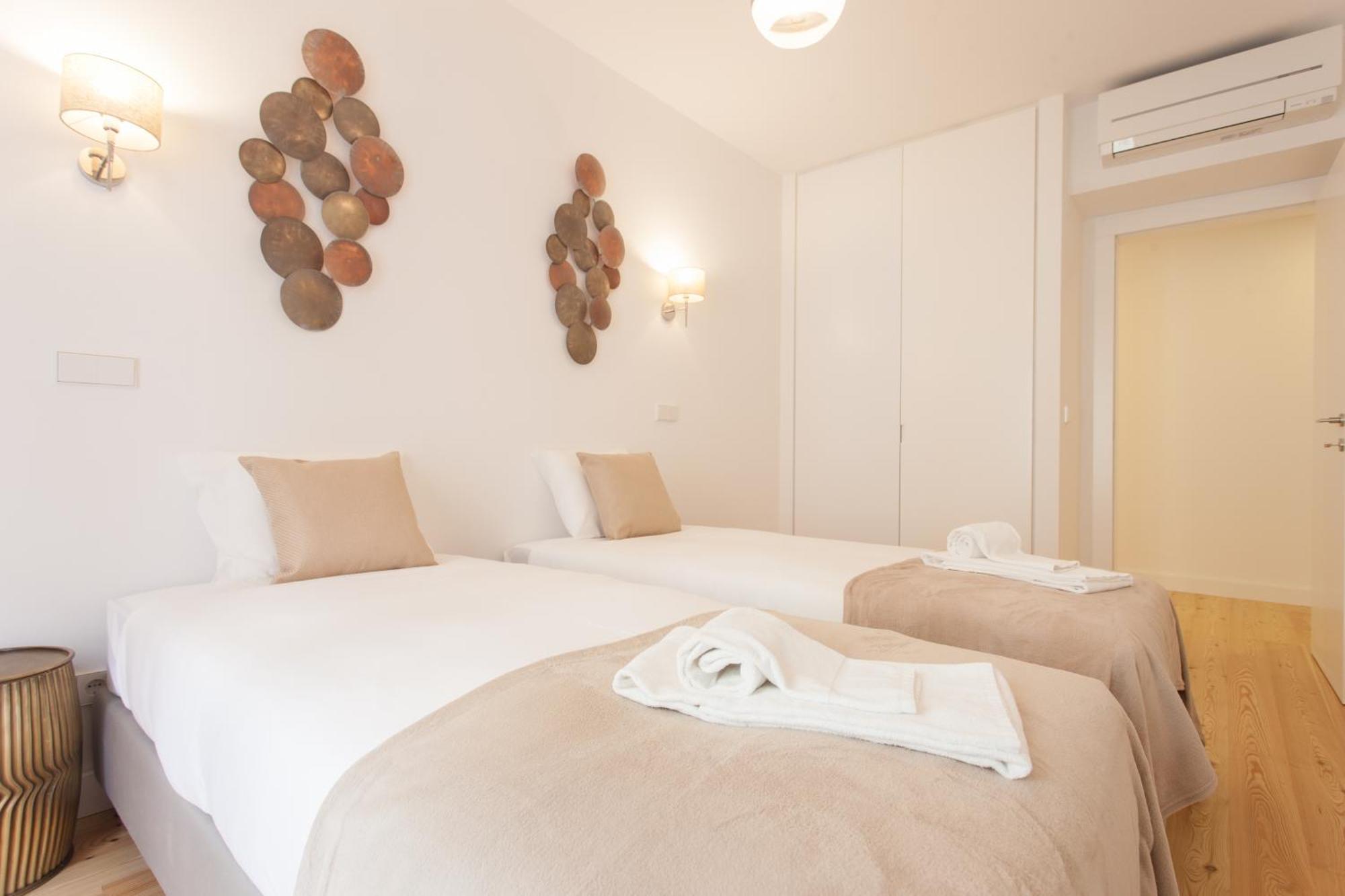 Mouraria Blue Three-Bedroom Apartment W/ Parking - By Lu Holidays Lisboa Екстериор снимка