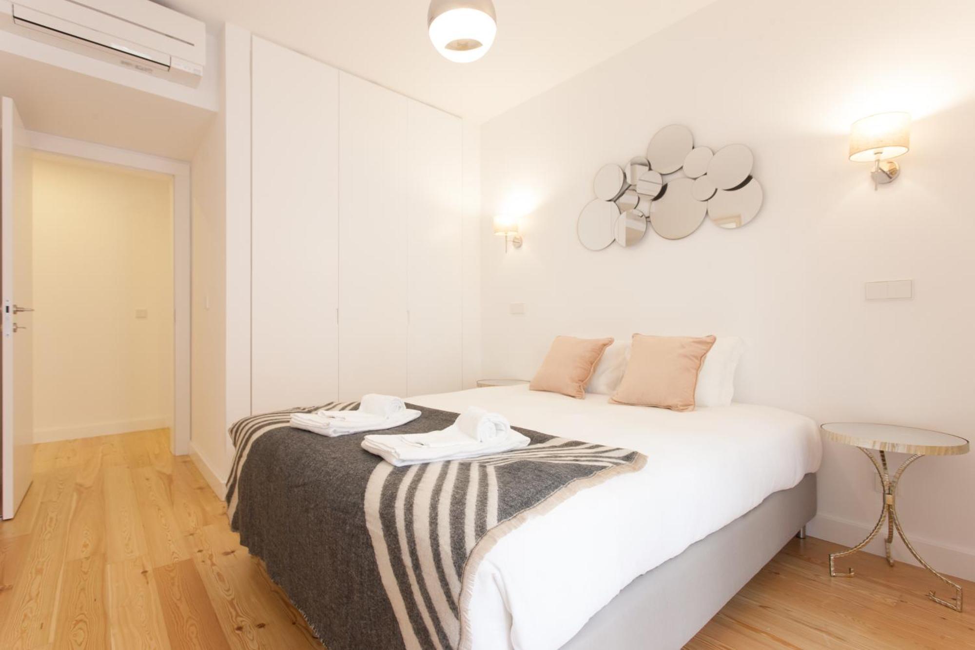 Mouraria Blue Three-Bedroom Apartment W/ Parking - By Lu Holidays Lisboa Екстериор снимка