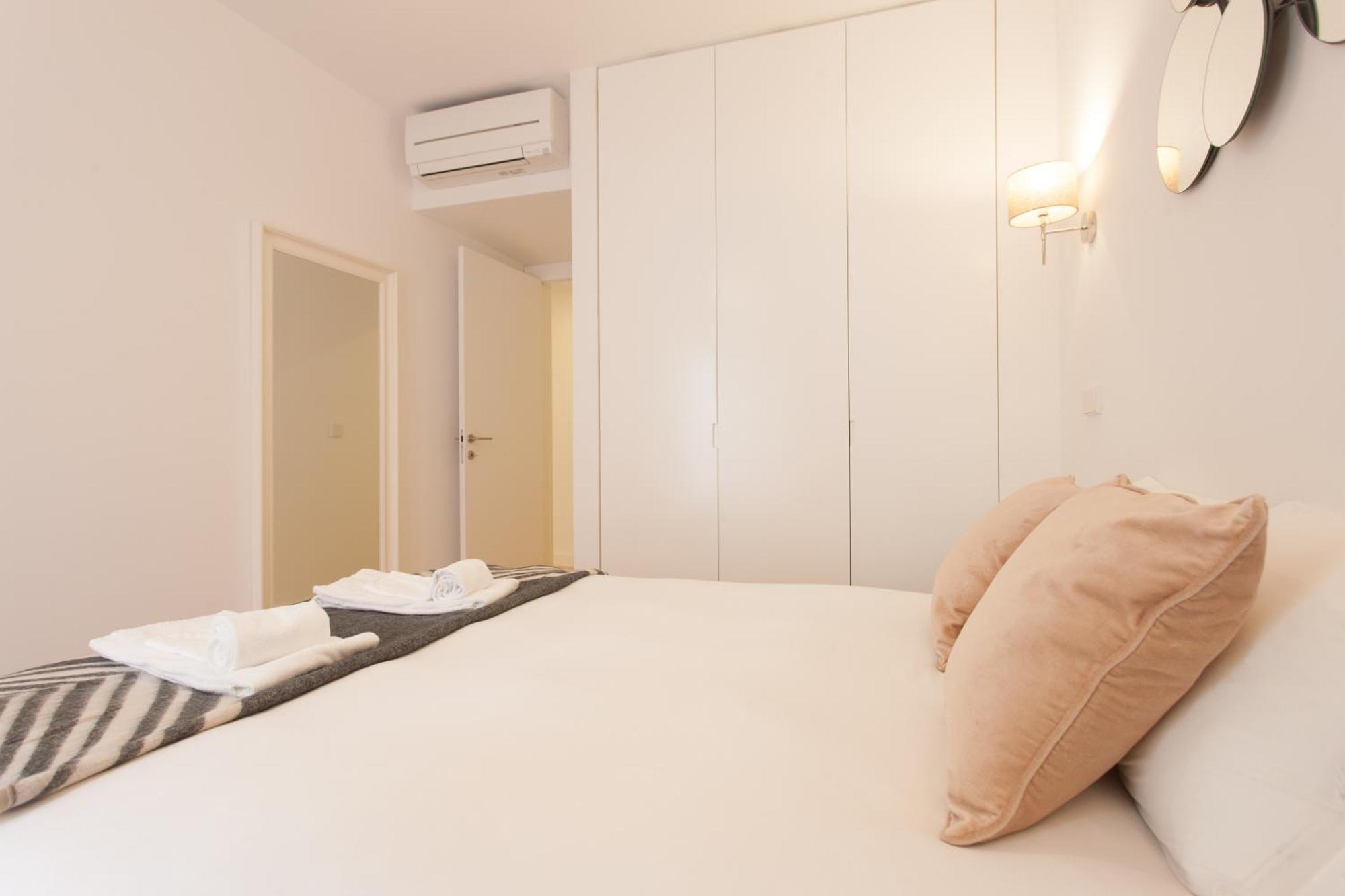 Mouraria Blue Three-Bedroom Apartment W/ Parking - By Lu Holidays Lisboa Екстериор снимка